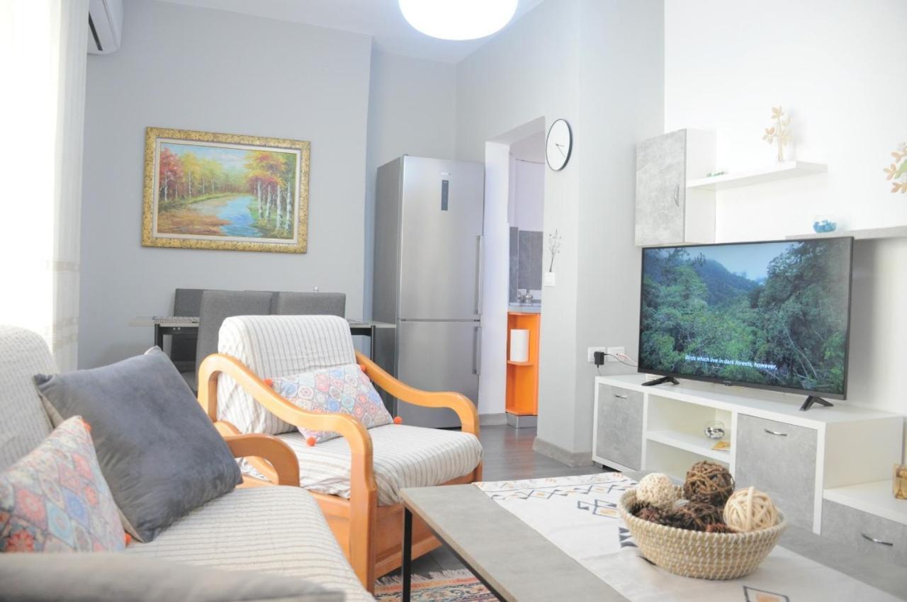 "Tata'S New Home!" Tirana Buitenkant foto